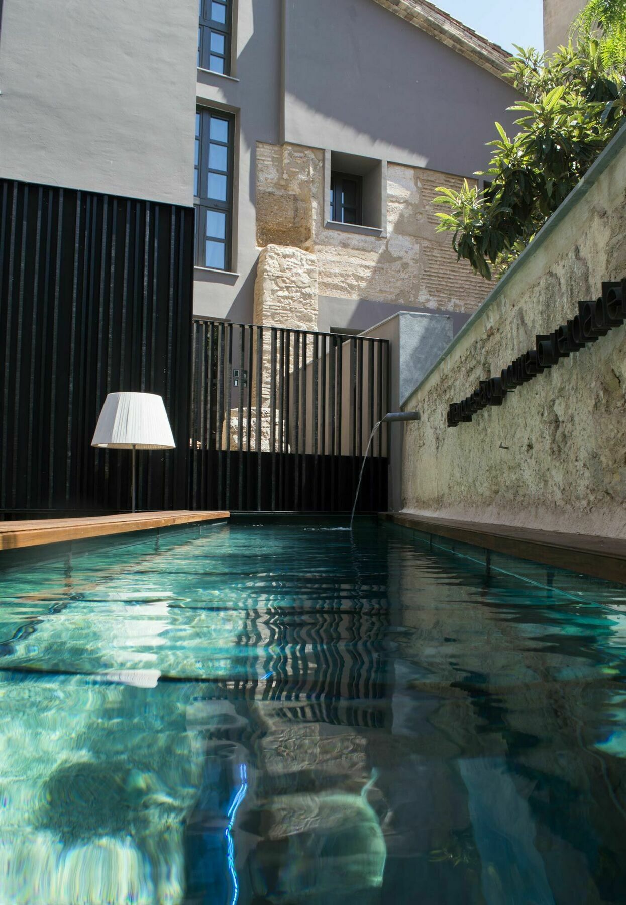 ולנסיה Caro Hotel מראה חיצוני תמונה The pool at the hotel
